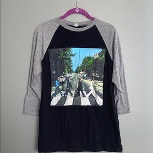 Never worn Beatles baseball tee size M
